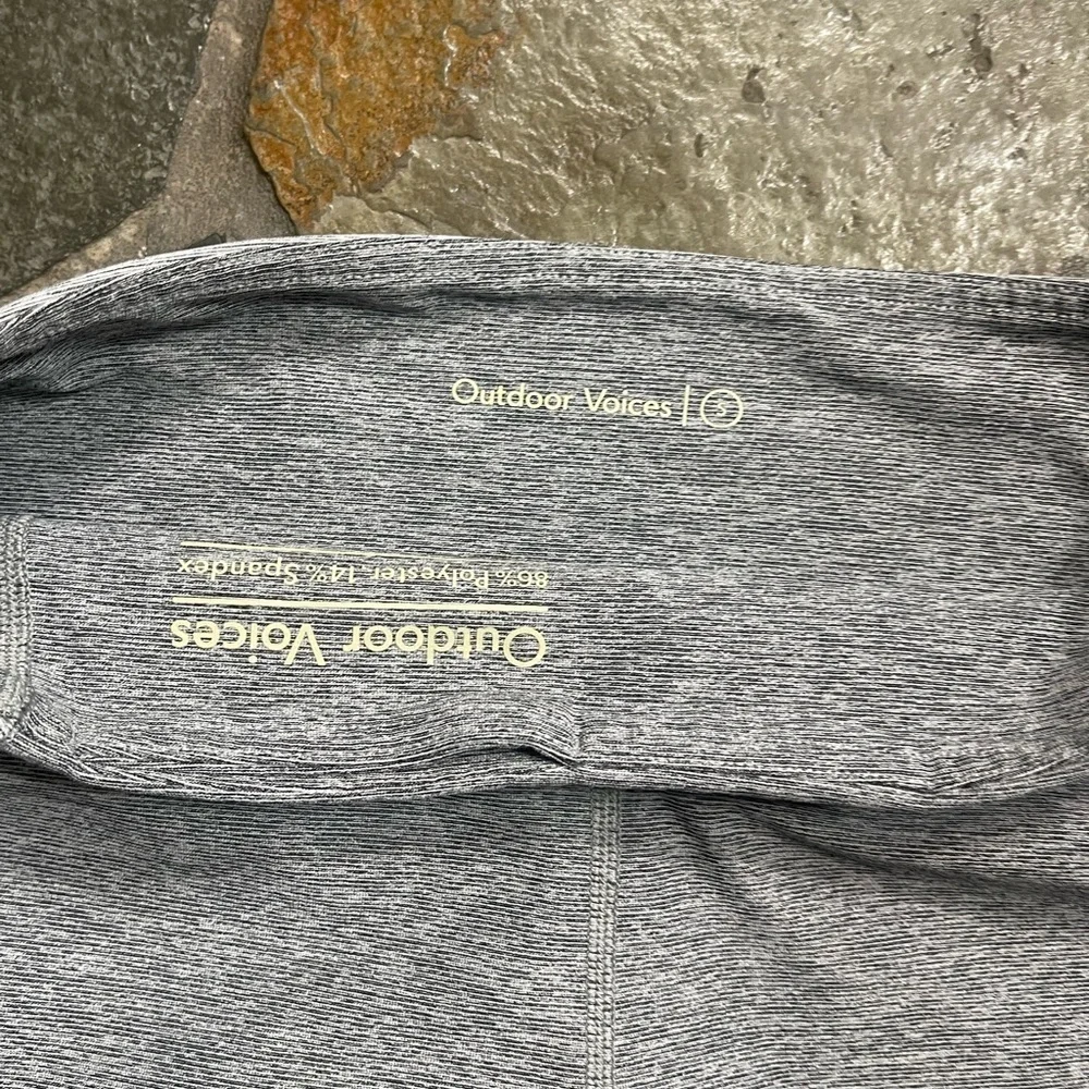 Outdoor Voices leggings 3/4 length Gray Size Small - Picture 3 of 4